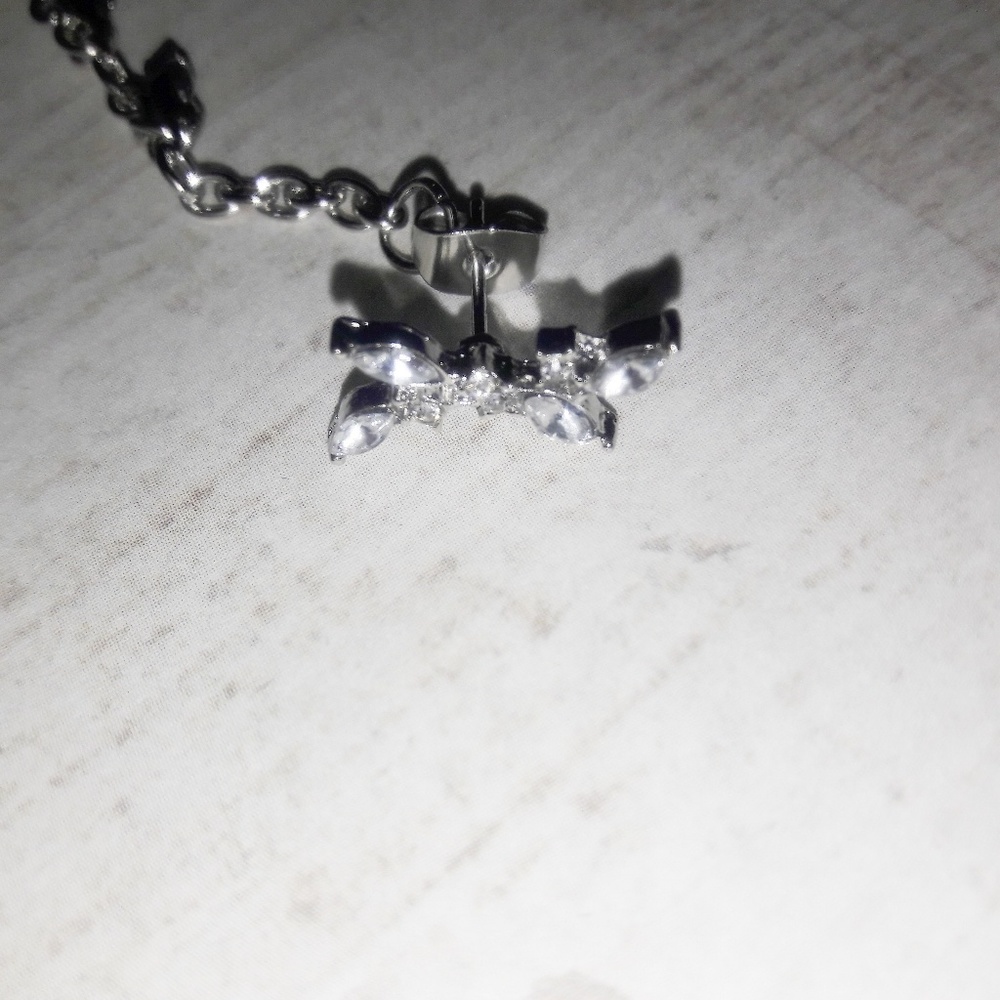 Silver Crystal Drop Dangle Earings - Picture 3 of 4